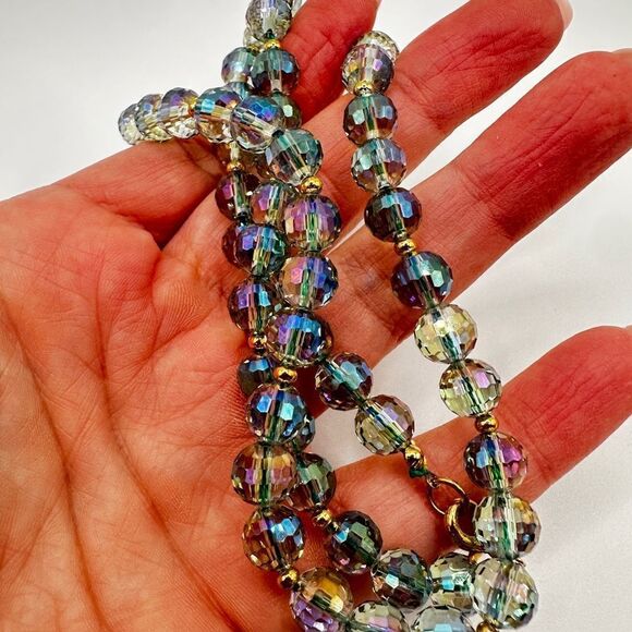 22” of faceted Aurora Borealis crystal green glass necklace! - Picture 10 of 16